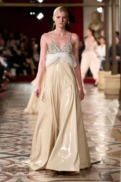 Look 36
